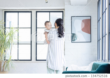 Baby and mother 134752516