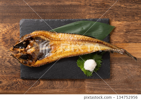 [Hokkaido] Star anise, dried fish, grilled 134752956