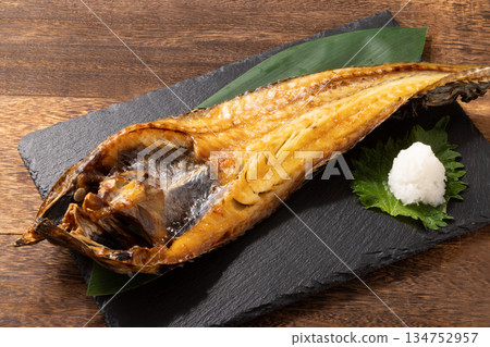[Hokkaido] Star anise, dried fish, grilled 134752957