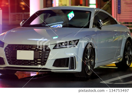 白色德國跑車 134753497