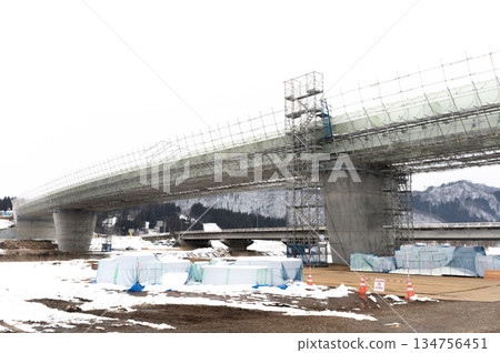 東北中央高速公路正在建設中 134756451