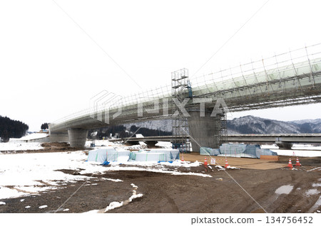 東北中央高速公路正在建設中 東北中央高速公路正在建設中 134756452