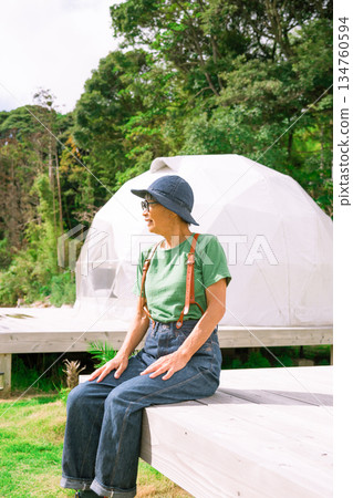 Senior women relaxing outdoors [Photography cooperation: Oki Senior women relaxing outdoors [Photography cooperation: Oki 134760594