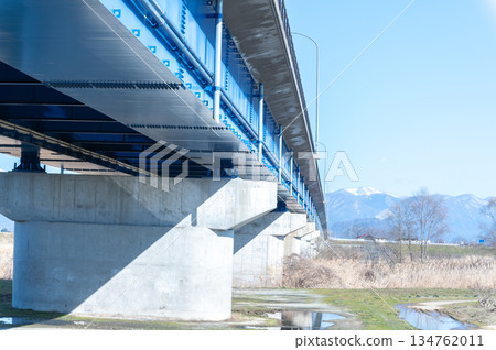 Blue Bridge bearing 134762011