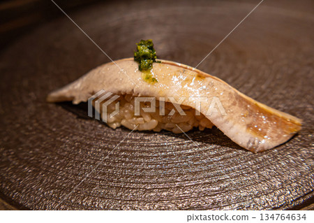 壽司櫃檯：亮面壽司（單獨切割） 134764634