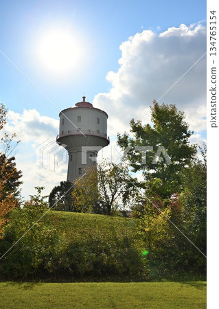 The water tower at Suido Park surrounded by autumn leaves (Nagaoka City, Niigata Prefecture) 134765154