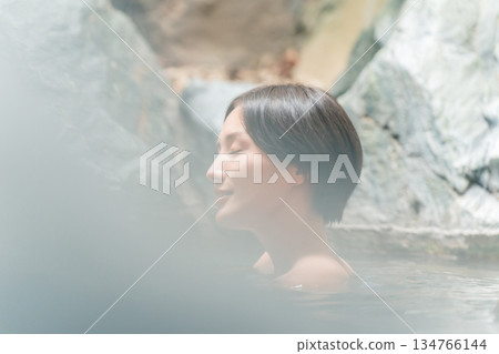 外部露天池 女生 女孩 134766144