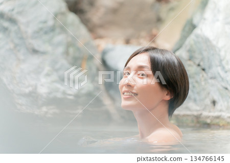 外部露天池 女生 女孩 134766145