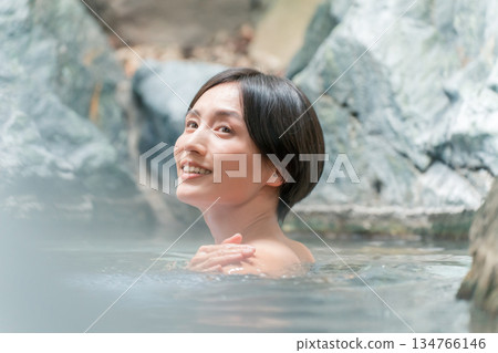 外部露天池 女生 女孩 134766146