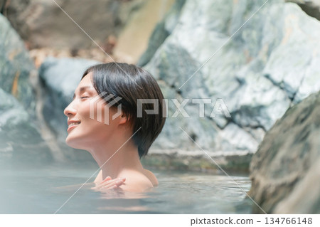 外部露天池 女生 女孩 134766148