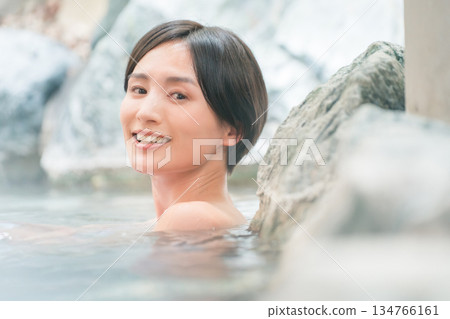 外部露天池 女生 女孩 134766161