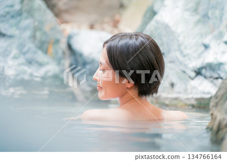 外部露天池 女生 女孩 134766164