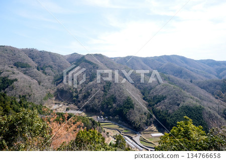 岡山縣高橋市,備中松山城中太鼓櫓遺址東側道路景色,2025年3月3日 岡山縣高橋市,備中松山城中太鼓櫓遺址東側道路景色,2025年3月3日 134766658