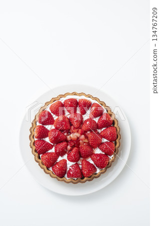 Strawberry tart cake Strawberry tart cake 134767209