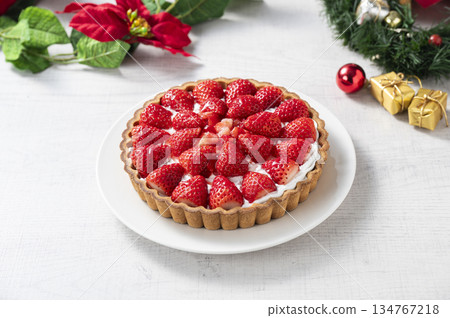 草莓餡餅蛋糕 134767218