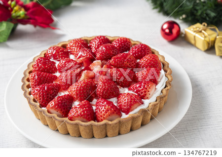 草莓餡餅蛋糕 134767219