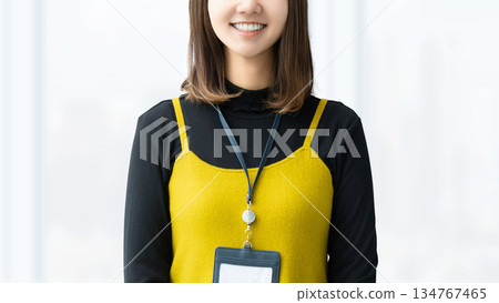 微笑的女人/女商人 134767465