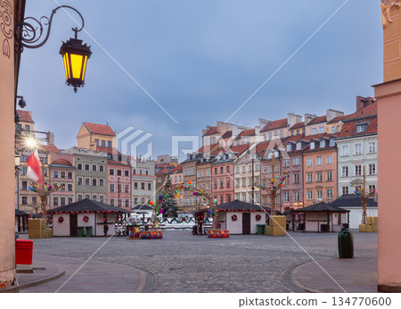 Old Town Market Square in Warsaw Poland at Christmas Old Town Market Square in Warsaw Poland at Christmas 134770600