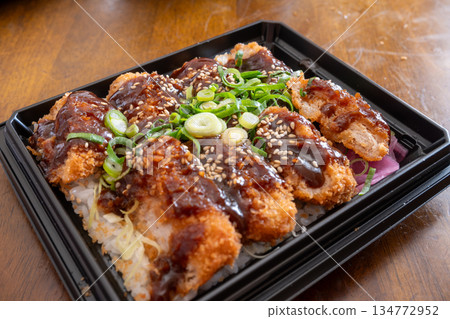來自日本超市的美味便當午餐 來自日本超市的美味便當午餐 134772952