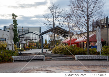 日本岡山縣岡山市美麗的傍晚景色 日本岡山縣岡山市美麗的傍晚景色 134773004