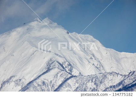 Tanigawa-dake of snow 134775182