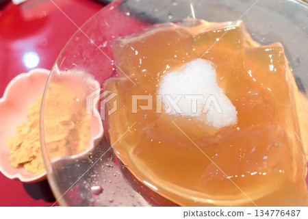 蕨餅（蕨菜澱粉餃子）配黃豆粉 134776487