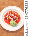 草莓Millefeuille 134776828