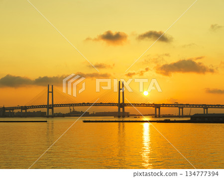 Sunrise over Yokohama Bay Bridge, Yokohama Sunrise over Yokohama Bay Bridge, Yokohama 134777394