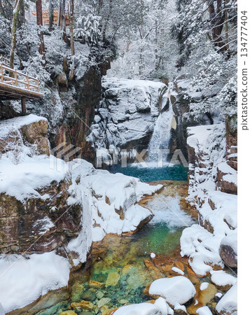 Yumori Valley (winter): Ryujin Falls 134777404