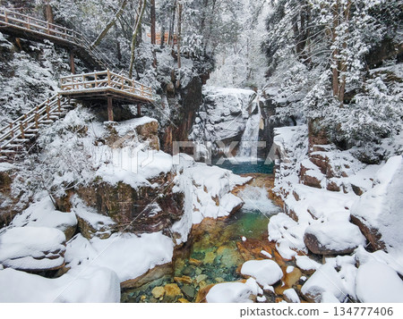 Yumori Valley (winter): Ryujin Falls 134777406