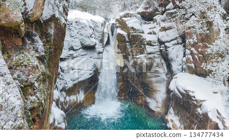 Yumori Valley (winter): Ryujin Falls 134777434