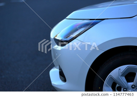 汽車前大燈 汽車前大燈 134777463