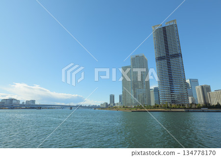 Winter blue sky and Harumi seen from Toyosu, Harumi Canal, Toyosu, Koto Ward, Tokyo Winter blue sky and Harumi seen from Toyosu, Harumi Canal, Toyosu, Koto Ward, Tokyo 134778170