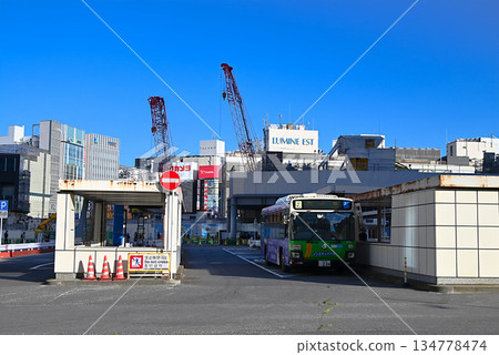 Shinjuku Station West Exit Redevelopment Project Shinjuku Station West Exit Redevelopment Project 134778474