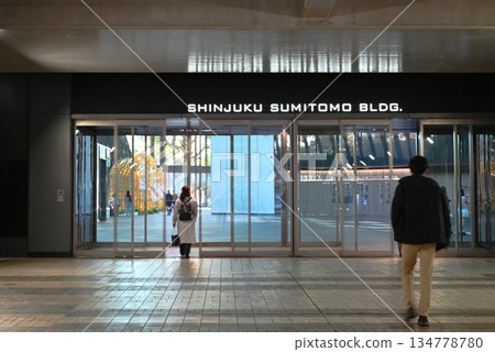 新宿住友大廈入口 134778780