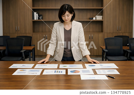 一場女性領導人會議，俯瞰整個 134778925