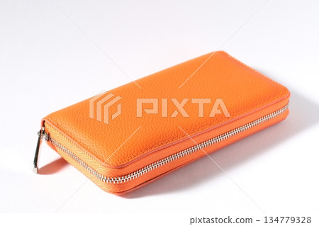 long wallet 134779328