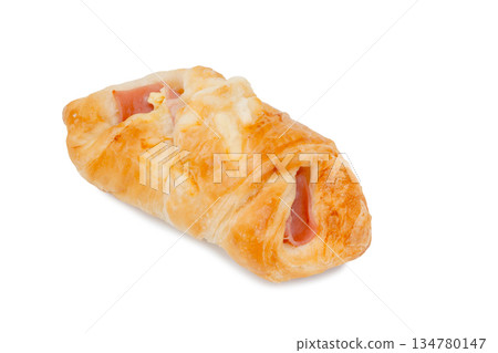 美味的鹹味麵包，火腿起司丹麥酥 [白色背景，摳圖] 134780147