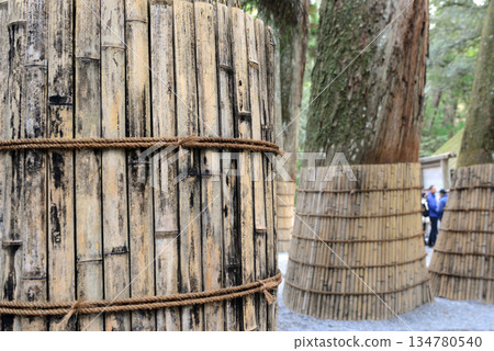 Ise Jingu Inner Shrine approach grounds wooden bamboo wrap-2 134780540