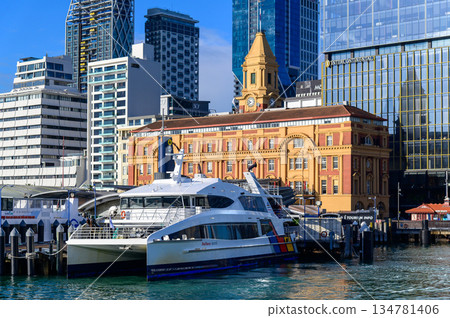 Beautiful cityscape of Auckland, New Zealand's largest city 134781406