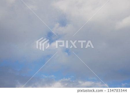 Cloudy sky　 134783344