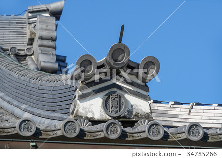 天龍寺（冬日清晨）－主殿的鬼瓦（鬼怪瓦）。 134785266