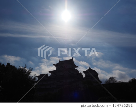 Himeji Castle and the sun Himeji Castle and the sun 134785291