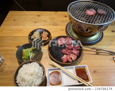 獨自烤肉 134786174