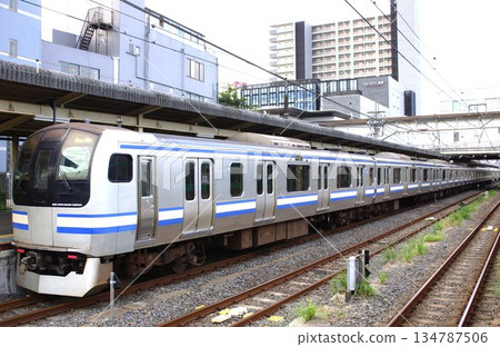 Scenery from the Narita Line: E217 series (Narita Station) 134787506