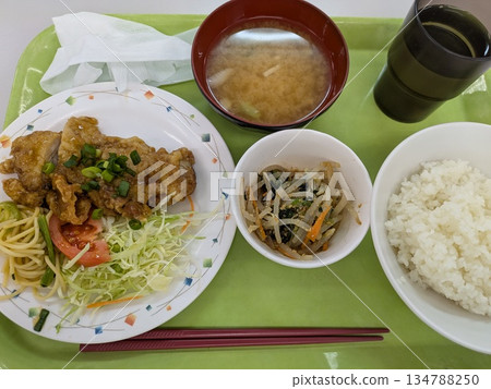 日本料理看起來很美味 日本料理看起來很美味 134788250