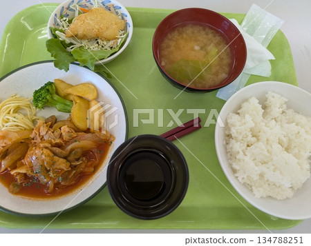 Set meal with plenty of summer vegetables 134788251