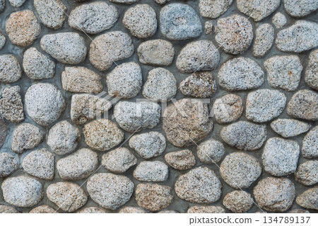 砂漿砌築的鵝卵石牆，鵝卵石擋土牆的紋理和圖案 134789137