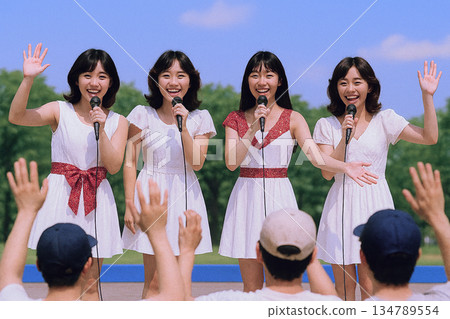 Image of Showa era idol groups 134789554