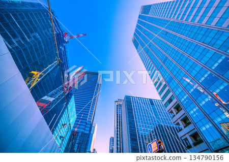 東京都市景觀新視角。令人驚嘆…東京火炬：大手町的巨型鋼結構…= 12月28日 134790156
